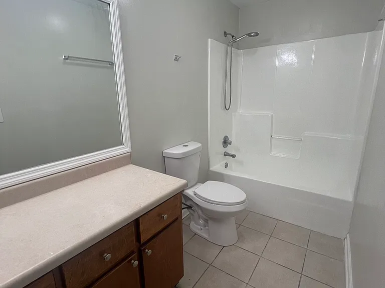 1605 Plantation Rd #1 — Photo 5
