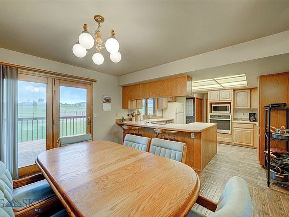 2nd image of 300 Mockingbird Dr