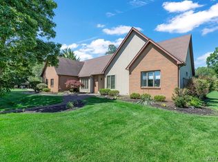 10 Spicer Creek Run, Grand Island, NY 14072