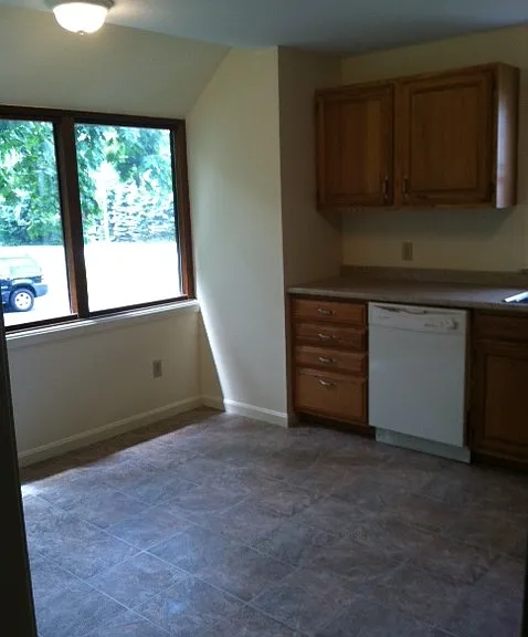 24 Dexter St #B — Photo 4