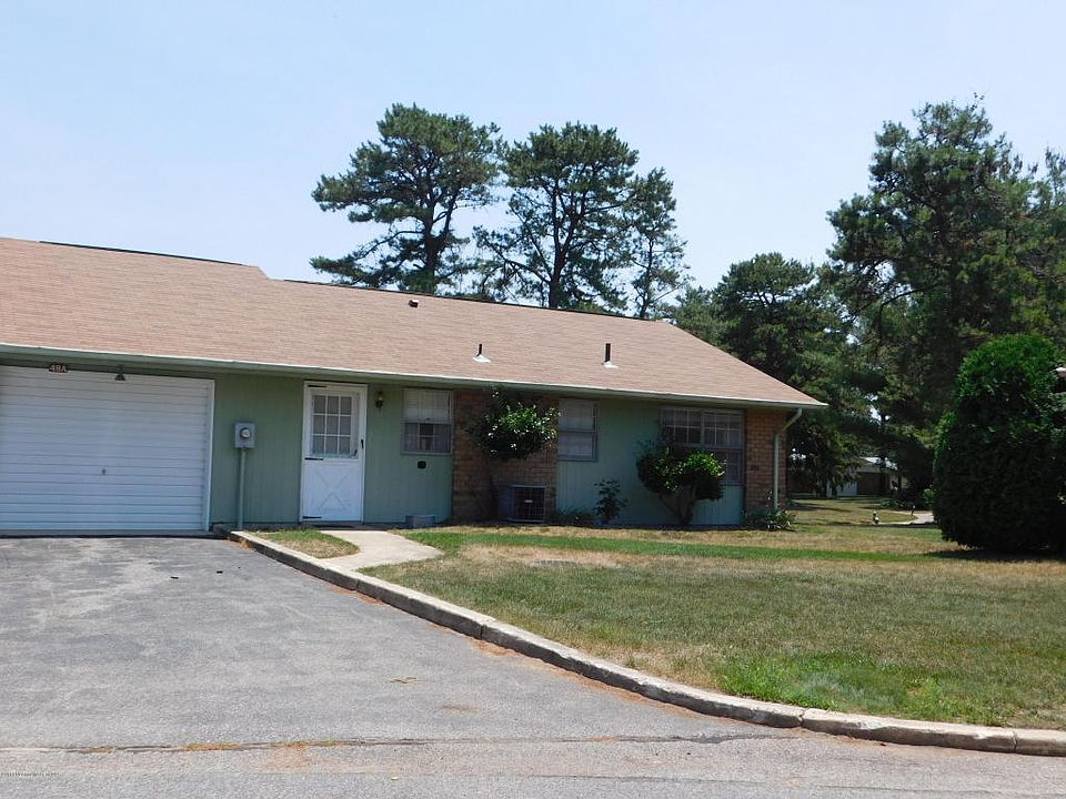1st image of 48A Buckingham Dr