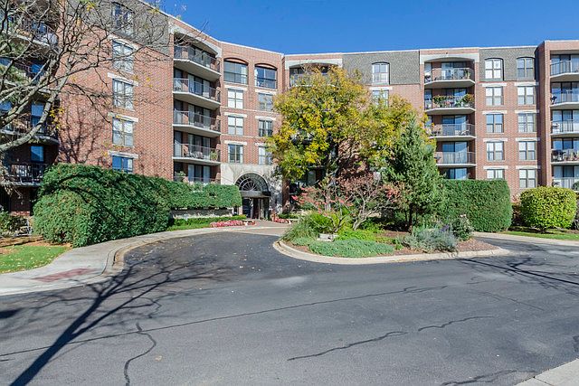 1st image of 511 Aurora Ave Unit 117