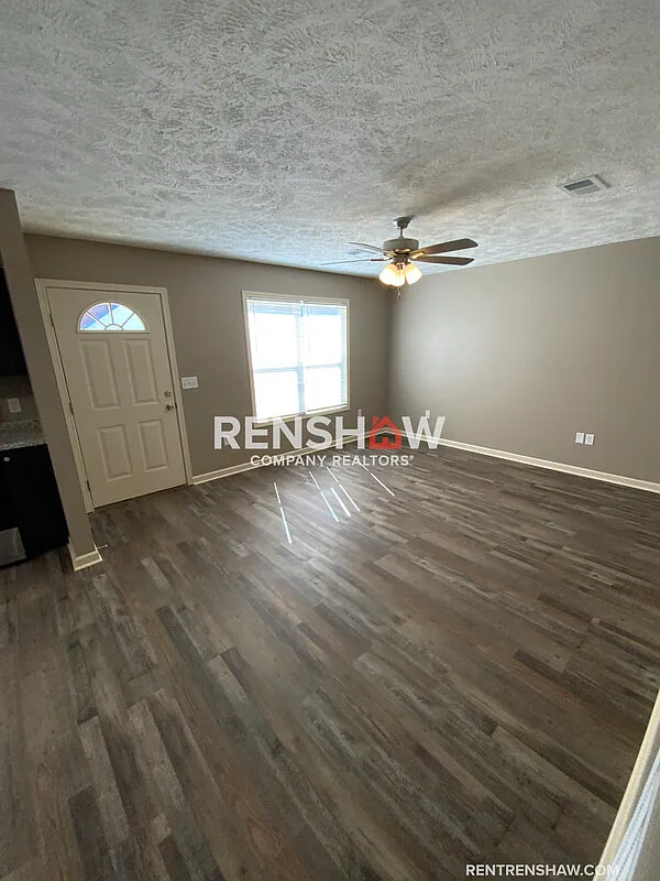 3 bed, 2.0 bath, 1108 sqft, $1,300 — Photo 4