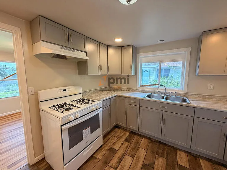 4816 Massachusetts St — Photo 4