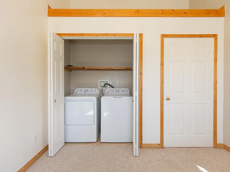 5550 Foster Ln #B — Photo 14