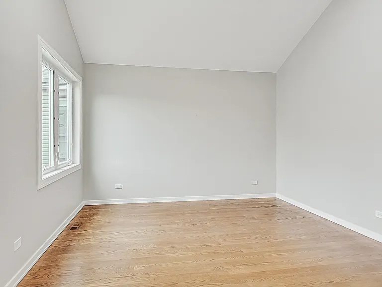 6626 S Ingleside Ave — Photo 18