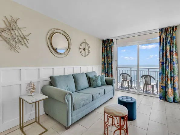 647 N Creekside Dr, Murrells Inlet, SC