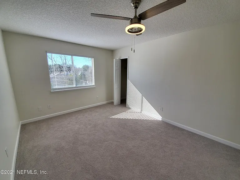 1024 Snug Harbour Ct — Photo 31