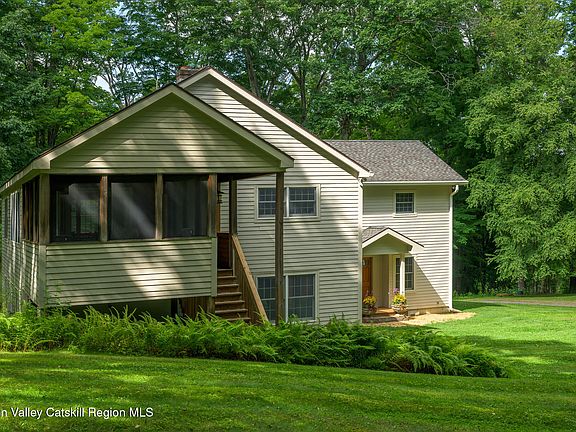 4th image of 219 Roche Drive