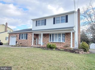 412 Oakland Ave, Bellmawr, NJ 08031