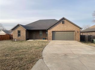 5634 E Huntsville Rd, Fayetteville, AR 72701