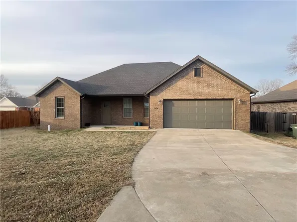 5634 E Huntsville Rd, Fayetteville, AR 72701