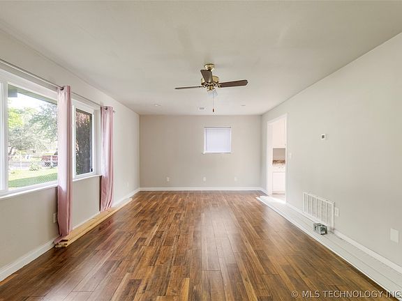 3rd image of 4843 S 31st West Ave