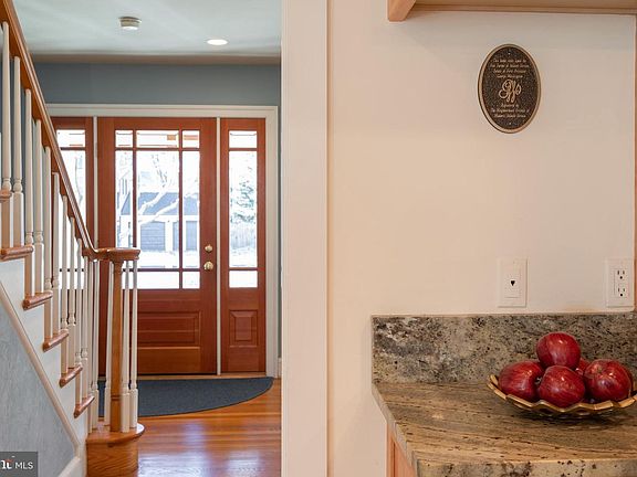 4th image of 8705 Eaglebrook Ct