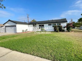 2325 Grovemont St, Santa Ana, CA 92705