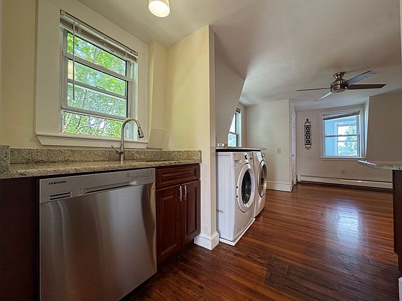 3rd image of 28 Beckett St #3