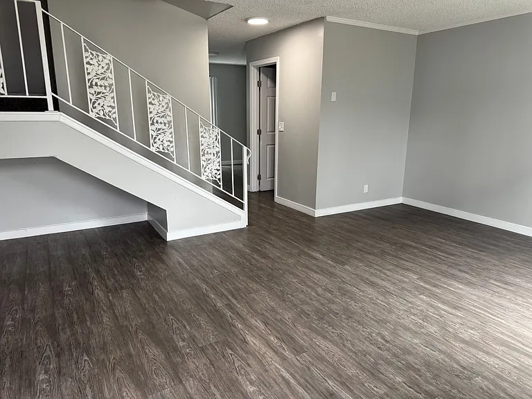 Villa Del Sol Apartments — Photo 143