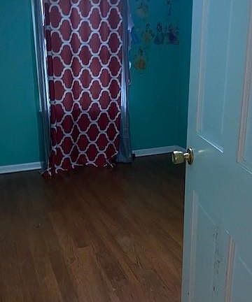 5th image of 645 Ditman Ave
