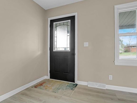 5th image of 156 W Jefferson Ave