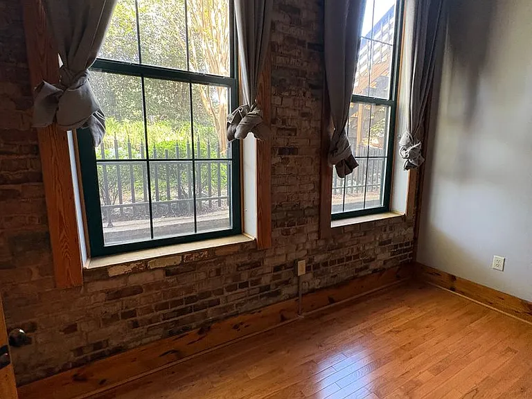 102 Russell St #101 — Photo 15