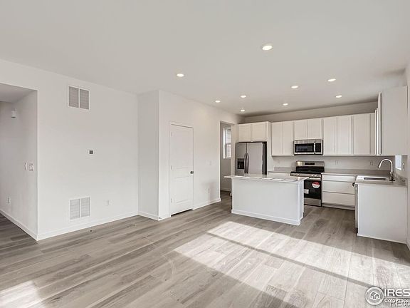 4th image of 4846 Astor Pl