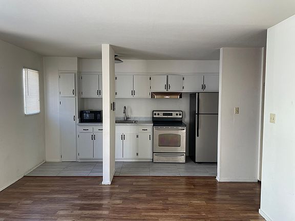 3rd image of 3000 Sacramento St