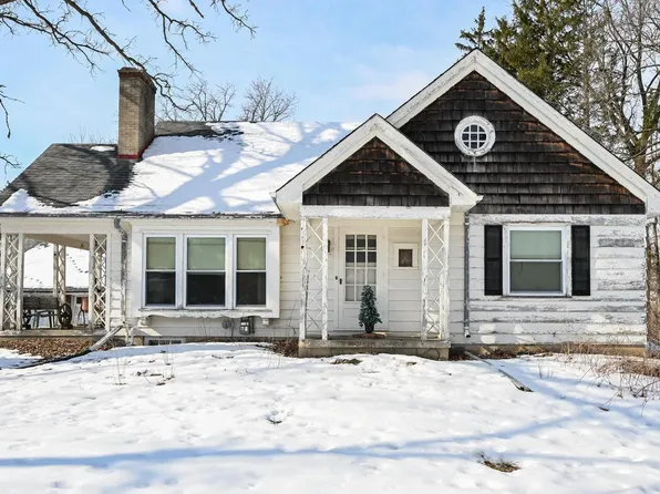 2465 Thornapple LANE, Brookfield, WI 53005