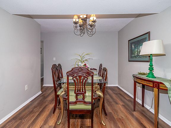 5th image of 856 Wimbledon Drive