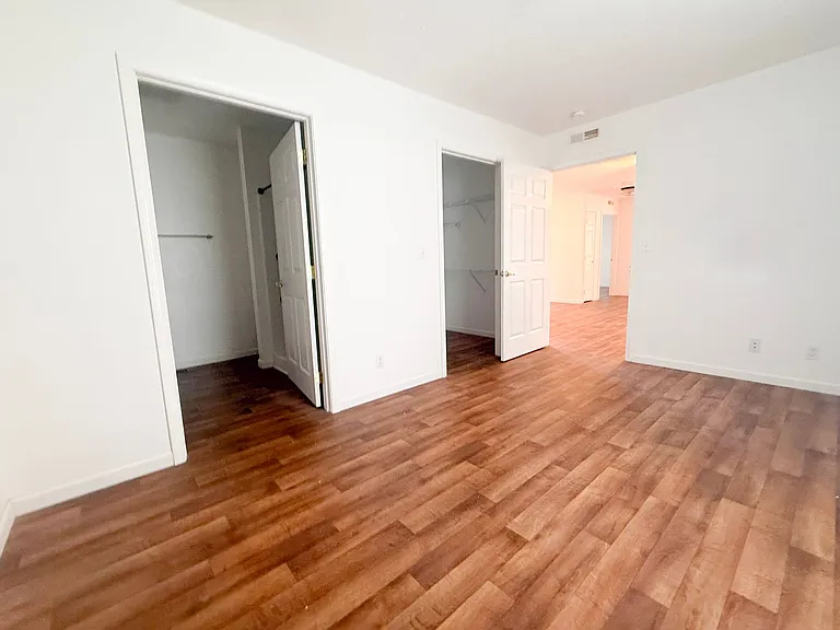 137 McCawley St — Photo 13