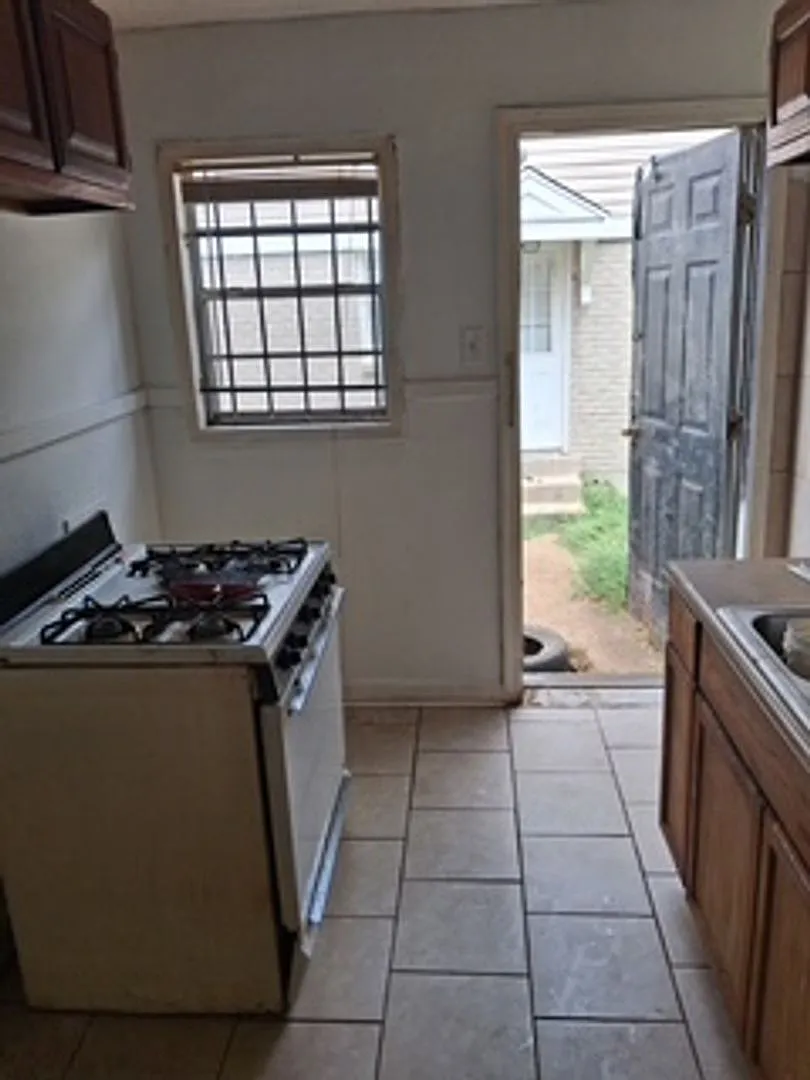 East Memphis Duplex for Rent — Photo 3