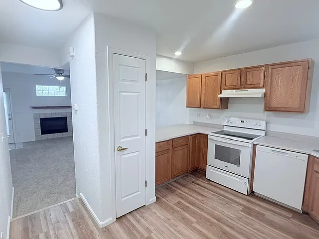2905 Neil Dr #14 — Photo 6
