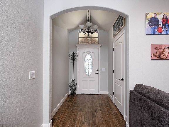 3rd image of 9103 Buccola Ave