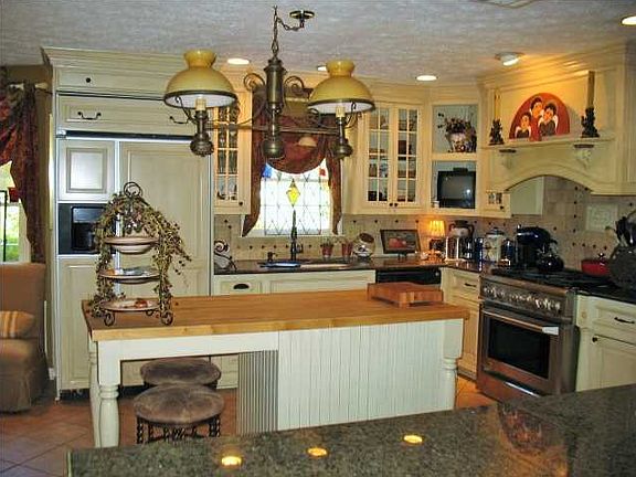 5th image of 514 Wakefield Dr