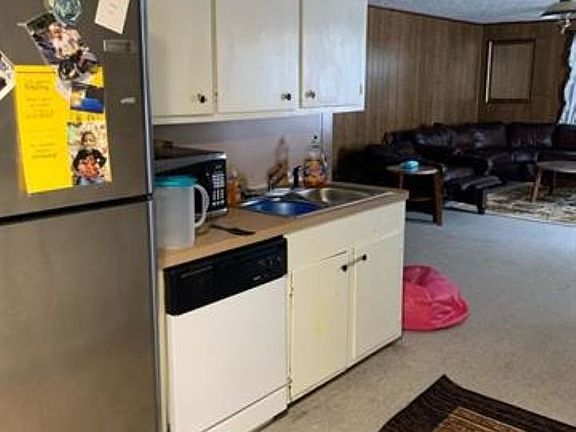 3rd image of 468 Garland St