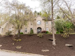 8 Georgian Pl, Pittsburgh, PA