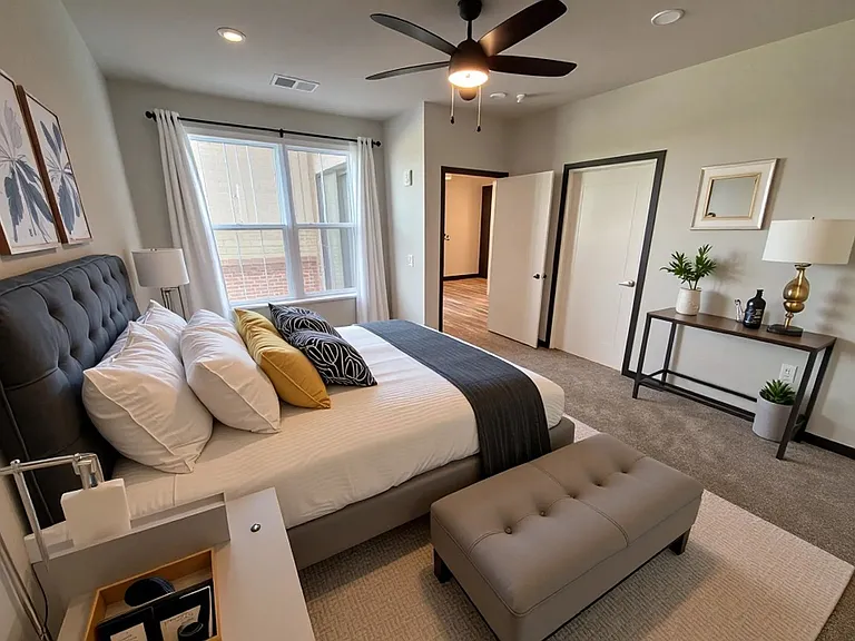 Homestead Luxury Apartments — Photo 17