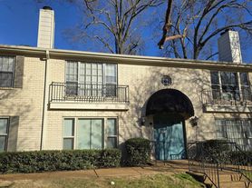 284 Central Park W, Memphis, TN