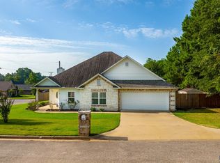 1600 Shawnee Dr, Longview, TX 75605