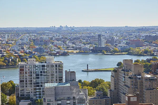 Sold by Brown Harris Stevens | media 31