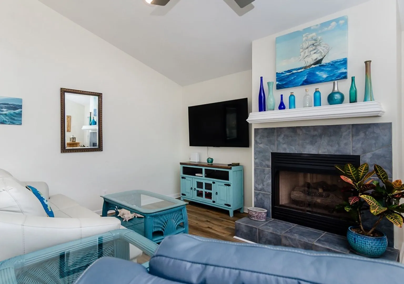 (K401) 334 Third Avenue S (Upstairs Unit) Kure Beach, NC 28449 — Photo 4