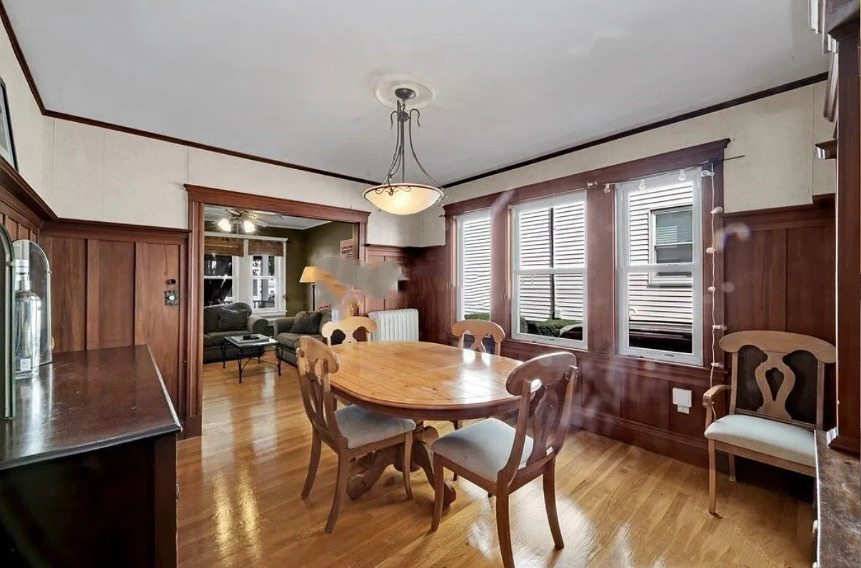4 bed, 9999 sqft, $5,400 — Photo 1