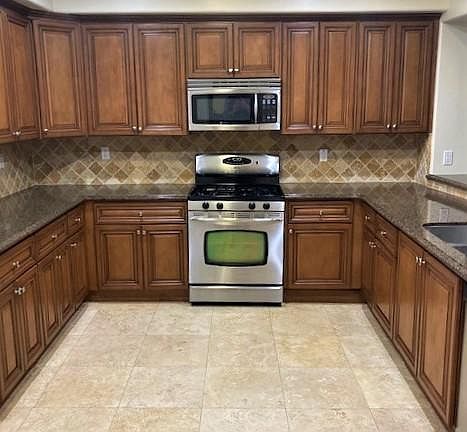 3rd image of 10921 Whipple St #101