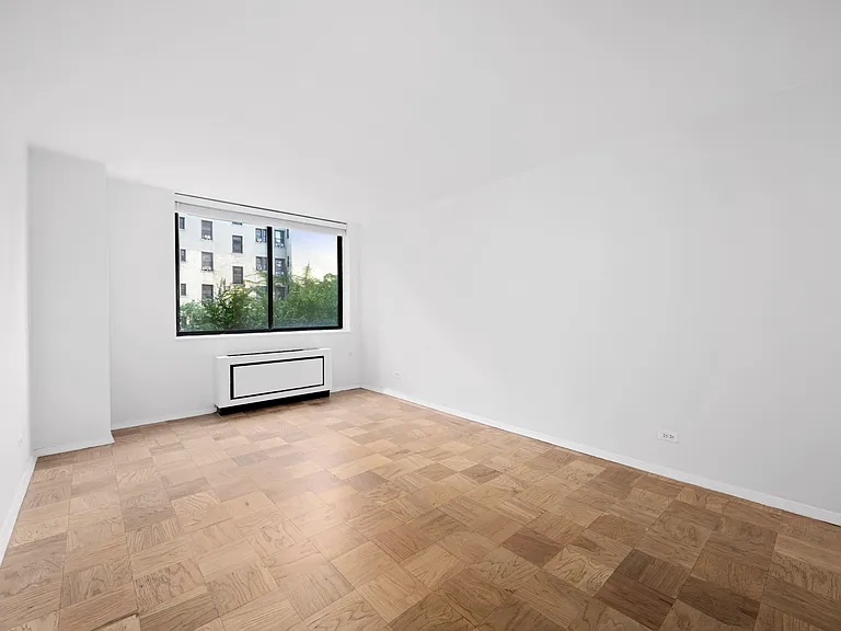 275 W 96th St #6P — Photo 5