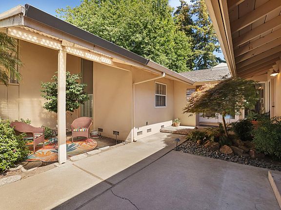 5th image of 3636 N Merrimac Cir