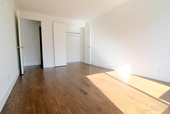 Rented by Anchor Associates | media 20