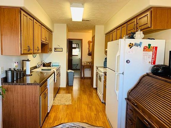 2nd image of 2714 Pine Wood Dr