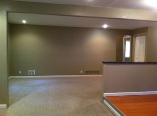 29847 Spring Hill Dr, Southfield, MI 48076