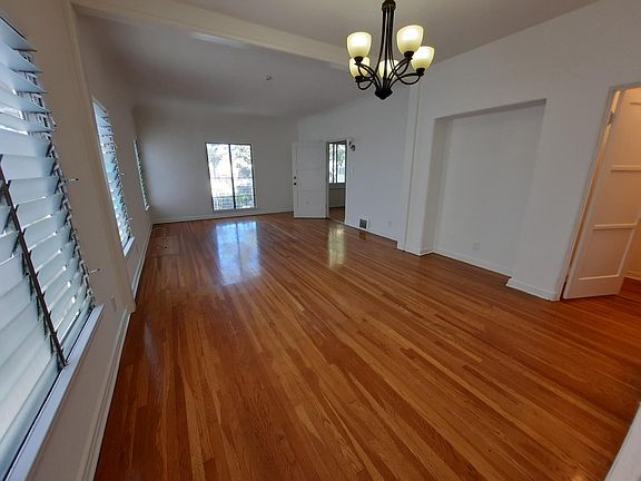 4th image of 223 S Arnaz Dr