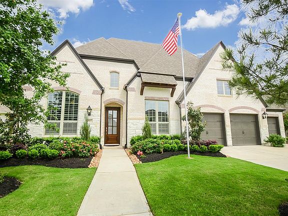 Welcome Home to 2807 Dogwood Terrace Lane!
