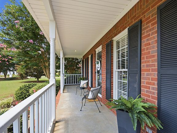 5th image of 4 Derby Dr